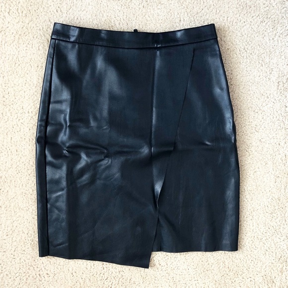 H&M Dresses & Skirts - H&M Faux Leather Skirt - Sz 6